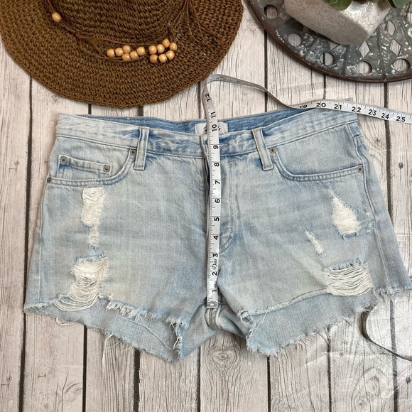 Rails Distressed Cutoff Jean Shorts - Picture 5 of 9